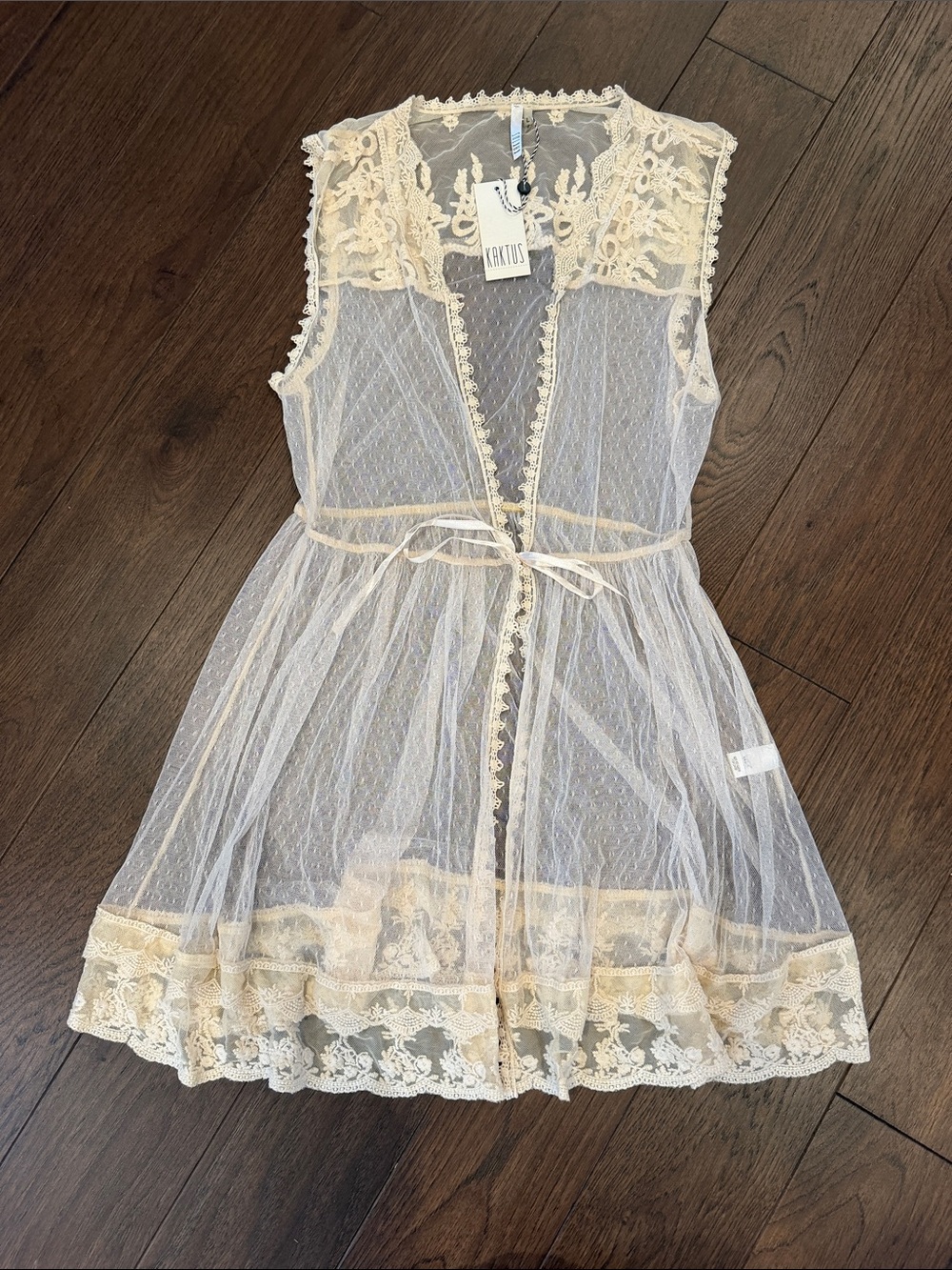 Kaktus Sheer Lace Cream Tie-Front Duster Size Large - NWT - C16-052